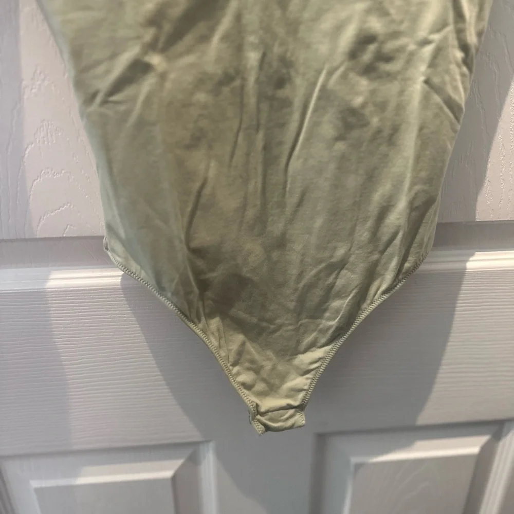 NWOT Everlane XS Green Cap Sleeve Supima Cotton V-Neck Ballet Bodysuit Top